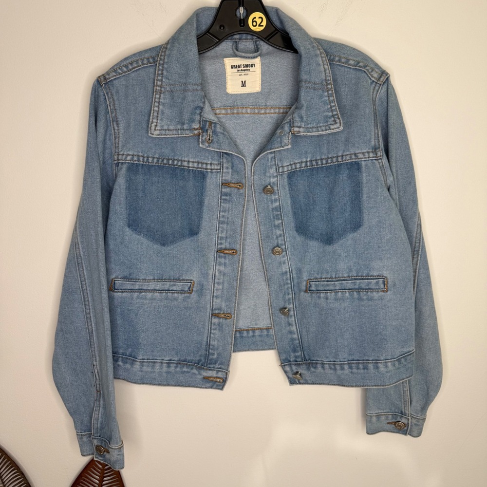 Great Smoky Los Angeles Light Wash Shadow Pocket Denim Trucker Jacket  M